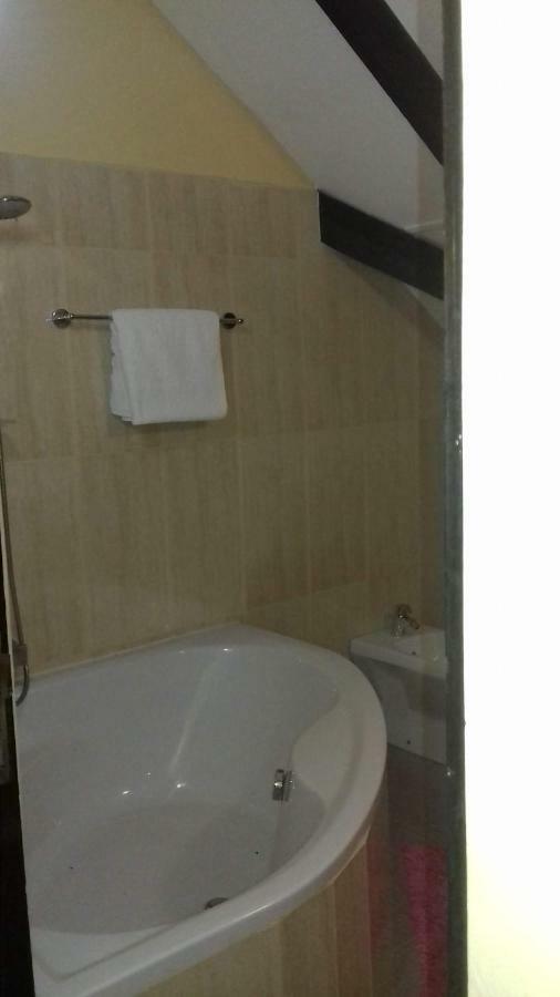 Shay Lyah Self Catering Daire Victoria Dış mekan fotoğraf